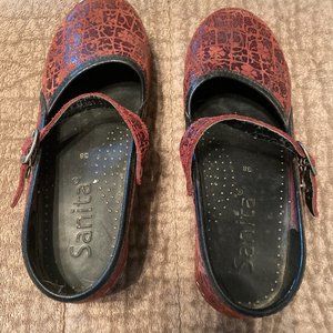 Sanita Clogs in burgandy size 38